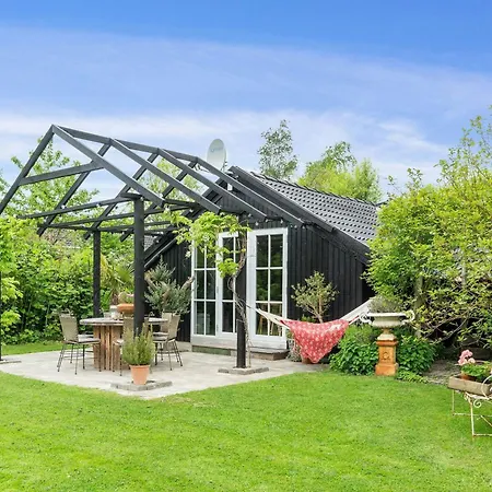 Dom wakacyjny Near Stillinge And Bildso Forest Slagelse